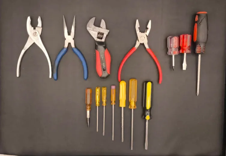 Hand Tool Set –  Mixed Essential Tools | Home Repairs image indicator(2)