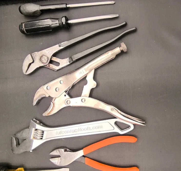 Hand Tool Set –  Mixed Essential Tools | Home Repairs image indicator(4)