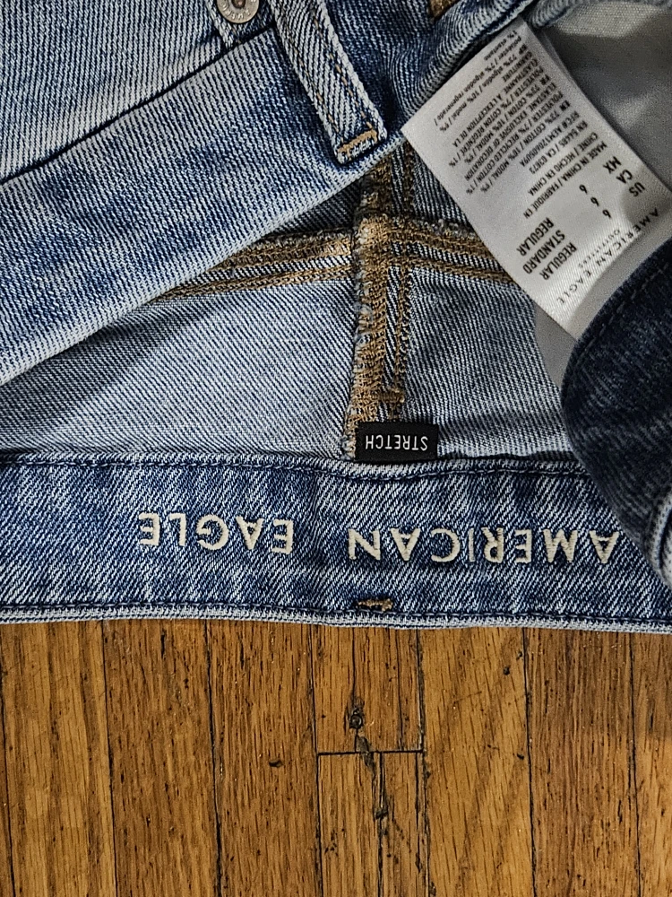 American Eagle Ripped Jeans SALE- Size 6 and 8 - photo 3