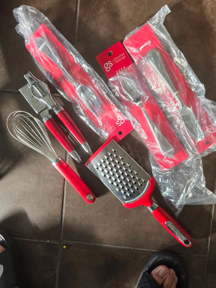 Gourmet Settings Kitchen Utensil Set (New)