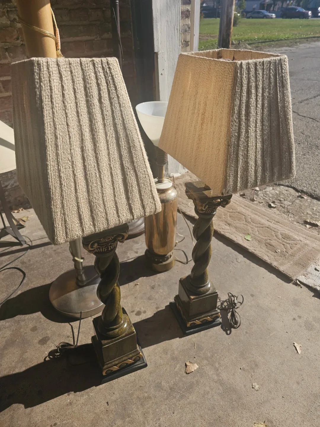 Pair of Vintage Twisted Column Lamps image indicator(4)