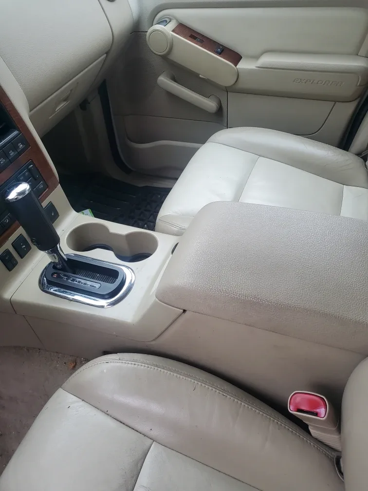 Ford Explorer Interior Parts image indicator(5)
