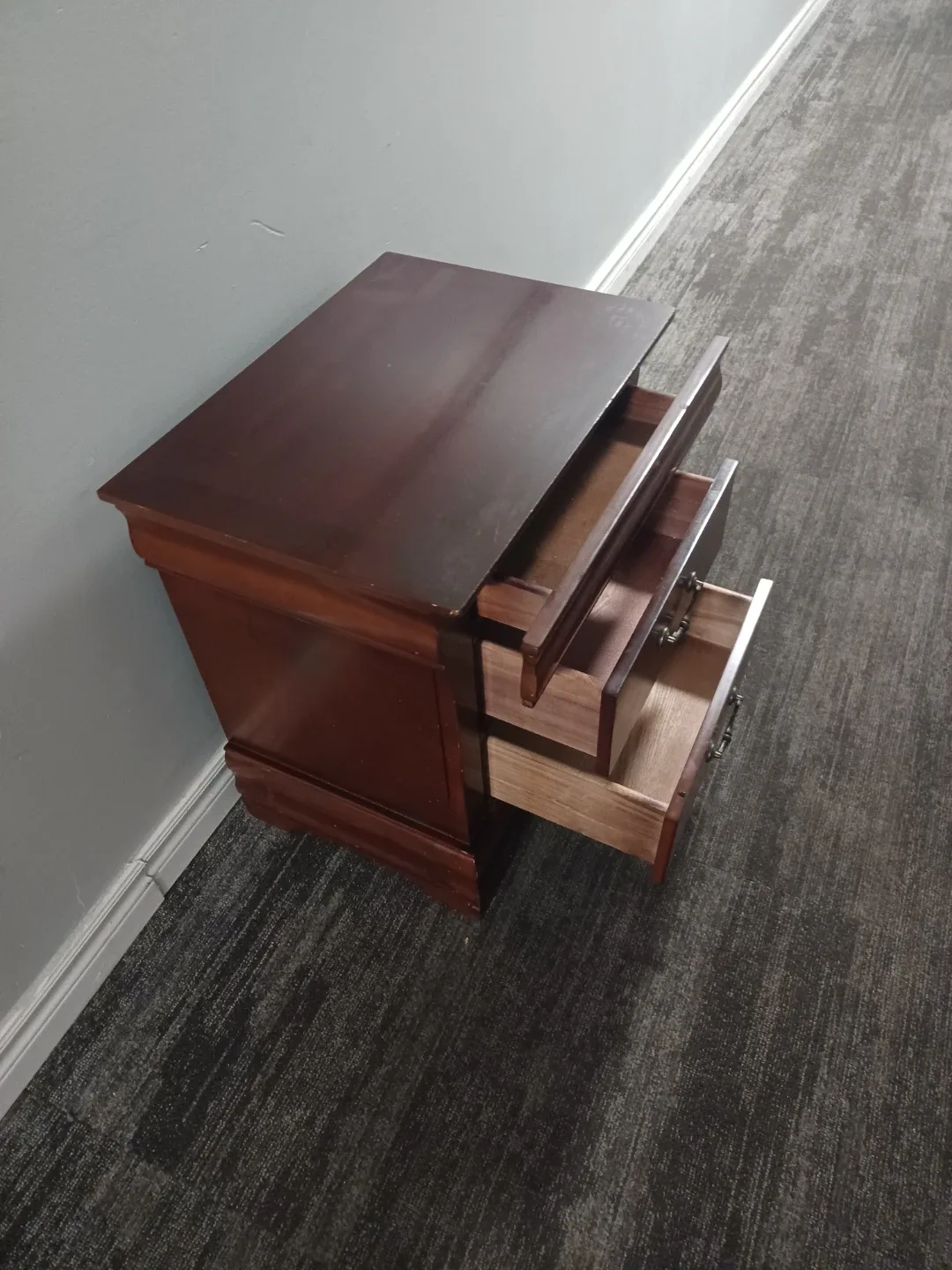 Wooden 3-Drawer Nightstand image indicator(3)