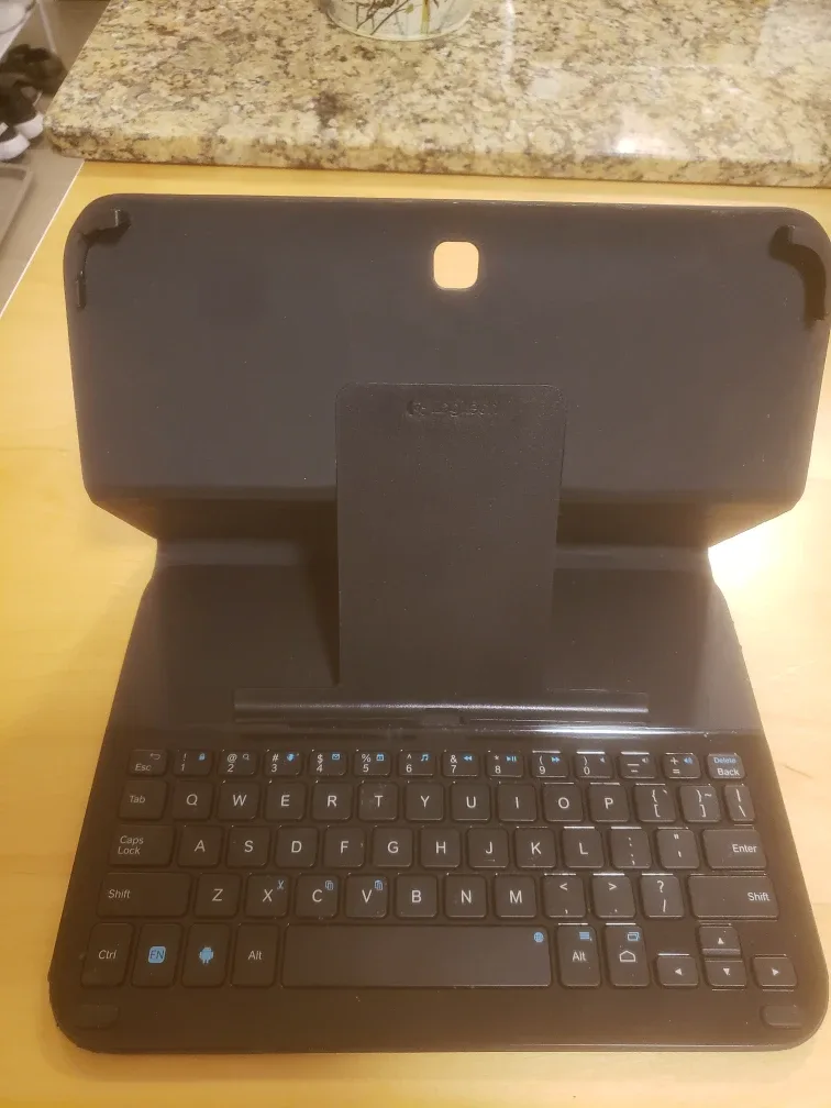 Logitech Tablet Keyboard Folio s310 Case for 10 inch tablet