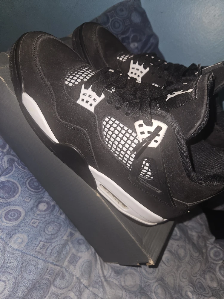 Air Jordan 4 Retro Black & White - photo 2