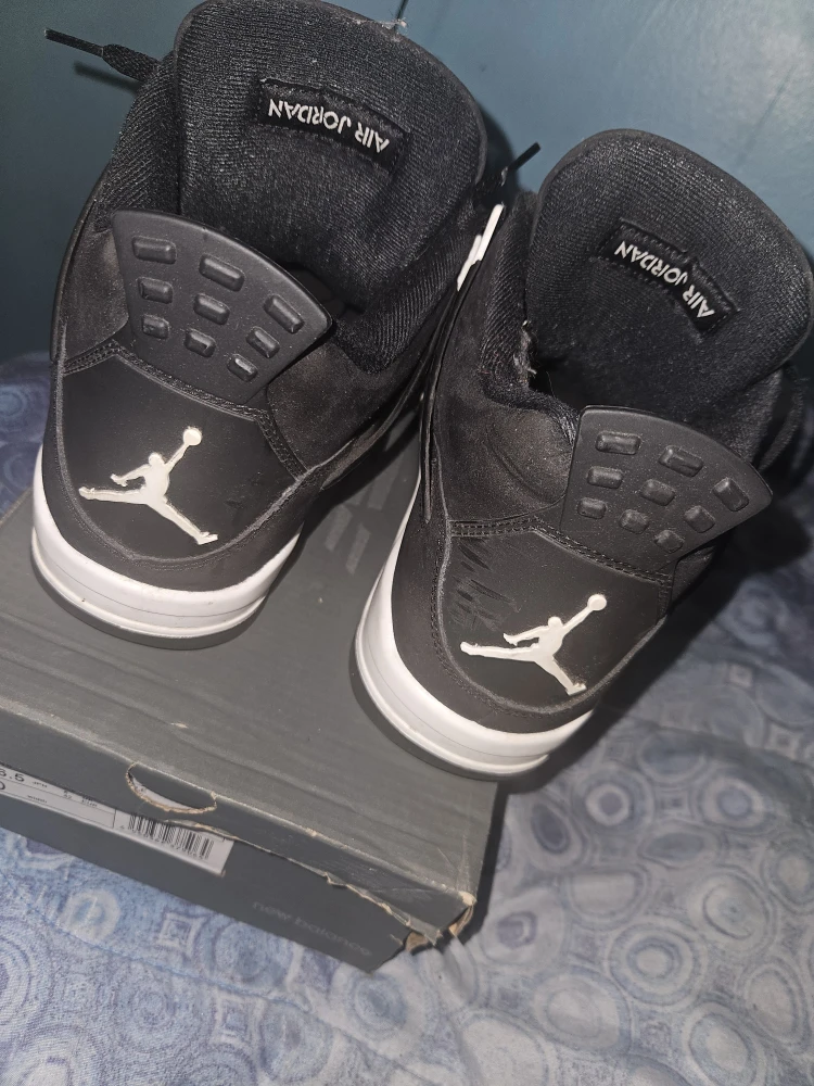 Air Jordan 4 Retro Black & White - photo 3