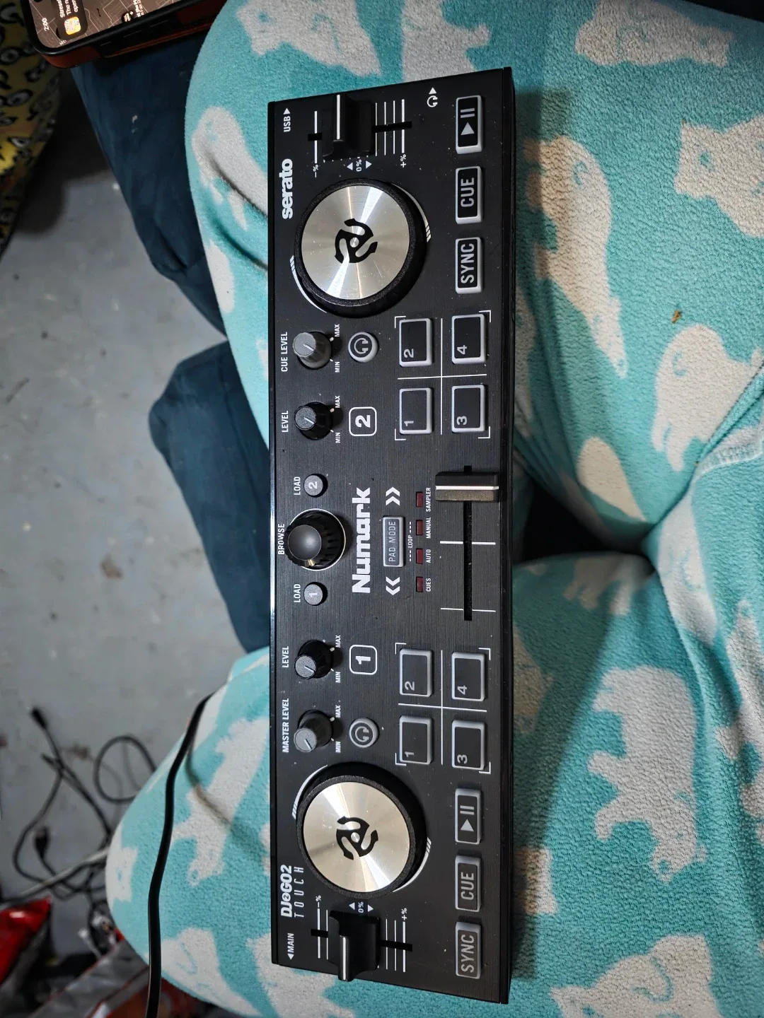 Numark DJ2GO2 Touch Pocket DJ Controller image indicator(2)