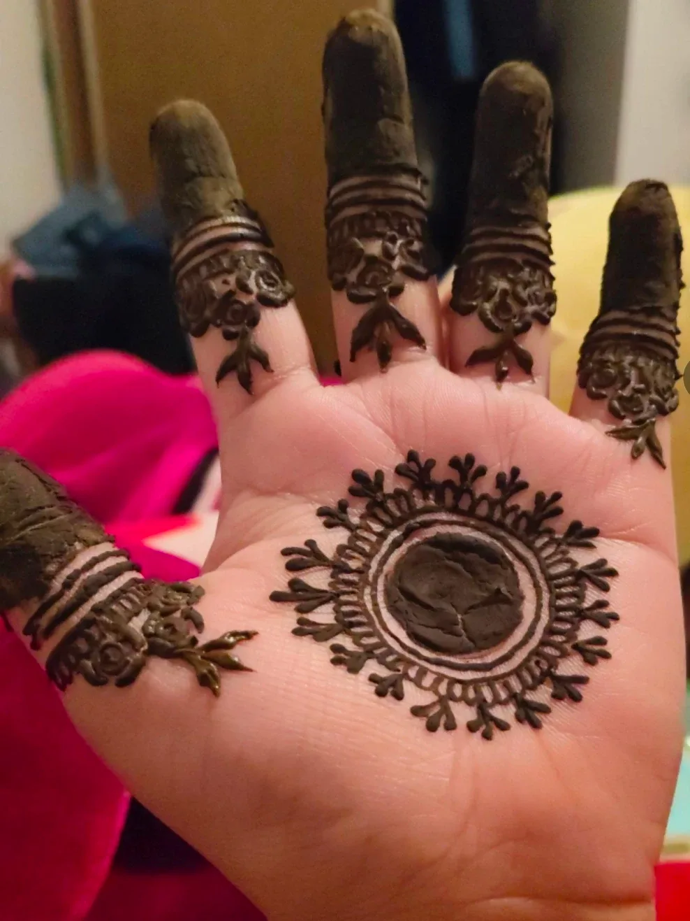 Henna Artist image indicator(2)
