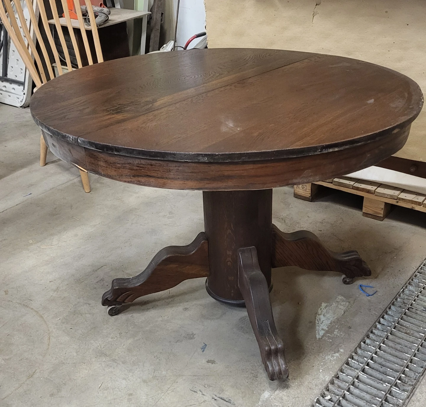 Antique Round Wooden Table with Claw Feet - photo 3