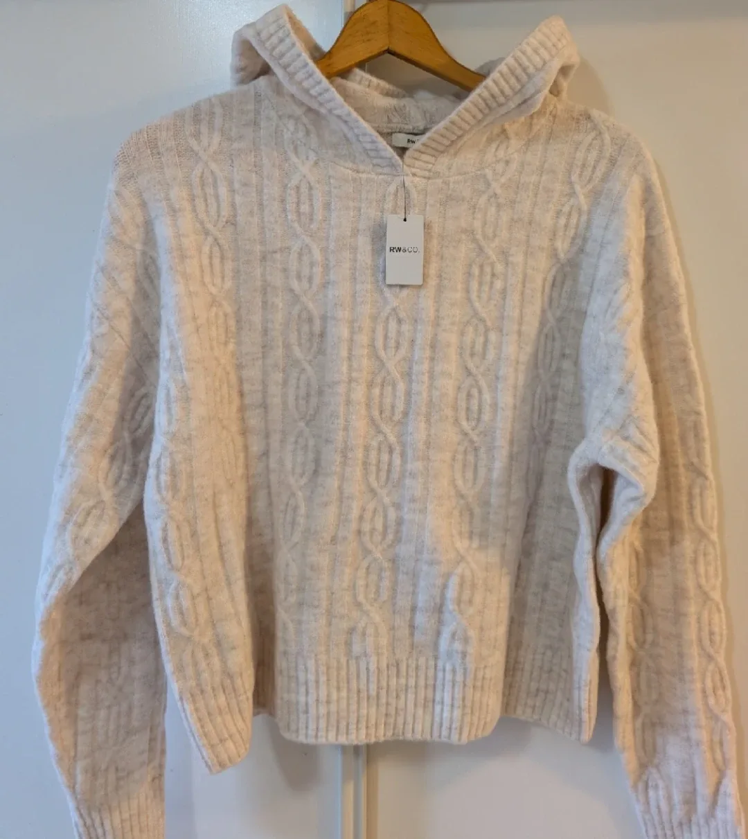 RW&CO Cream Cable Knit Hoodie - Brand New (M)