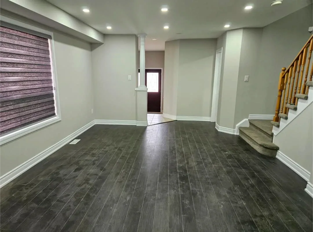 4 bedroom 2.5 bathroom house on rent image indicator(7)