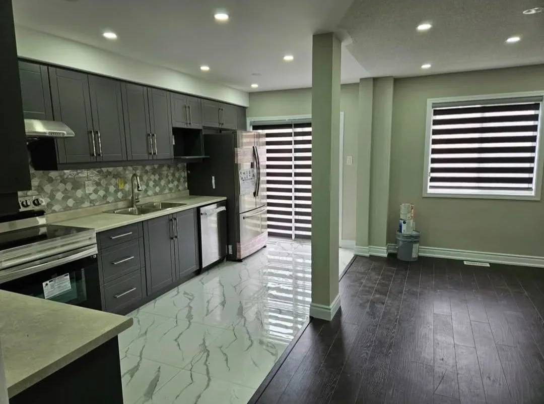 4 bedroom 2.5 bathroom house on rent image indicator(8)