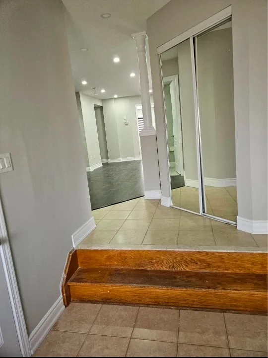 4 bedroom 2.5 bathroom house on rent image indicator(9)