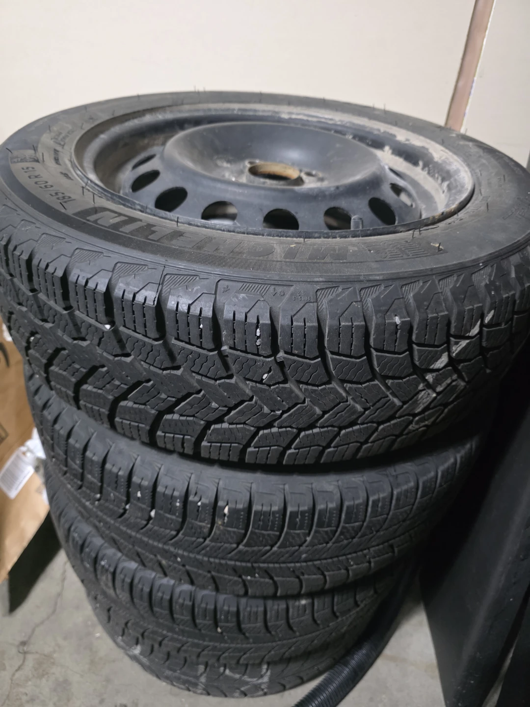 Set of 4 Winter Tires 185/60 R15 - photo 4