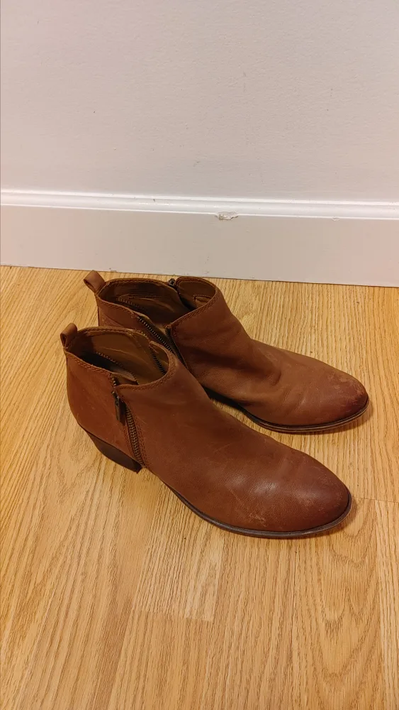 Women's Brown Leather Ankle Boots size 9