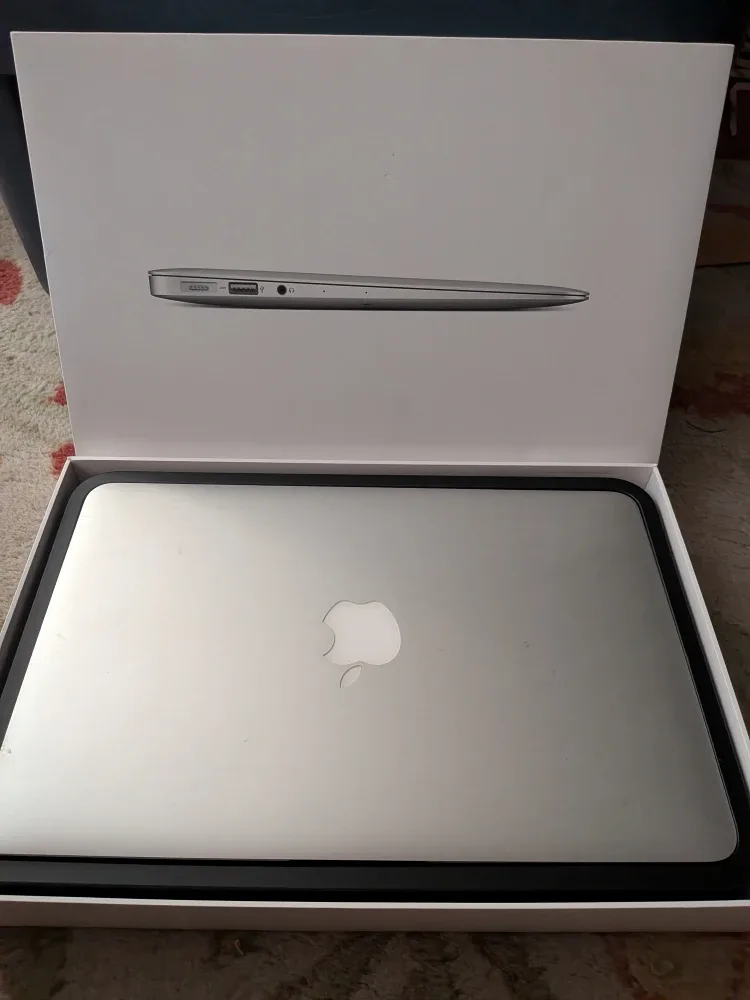 11 inch MacBook Air (2013, 128GB)