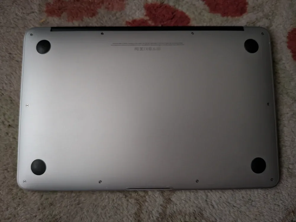11 inch MacBook Air (2013, 128GB) image indicator(5)