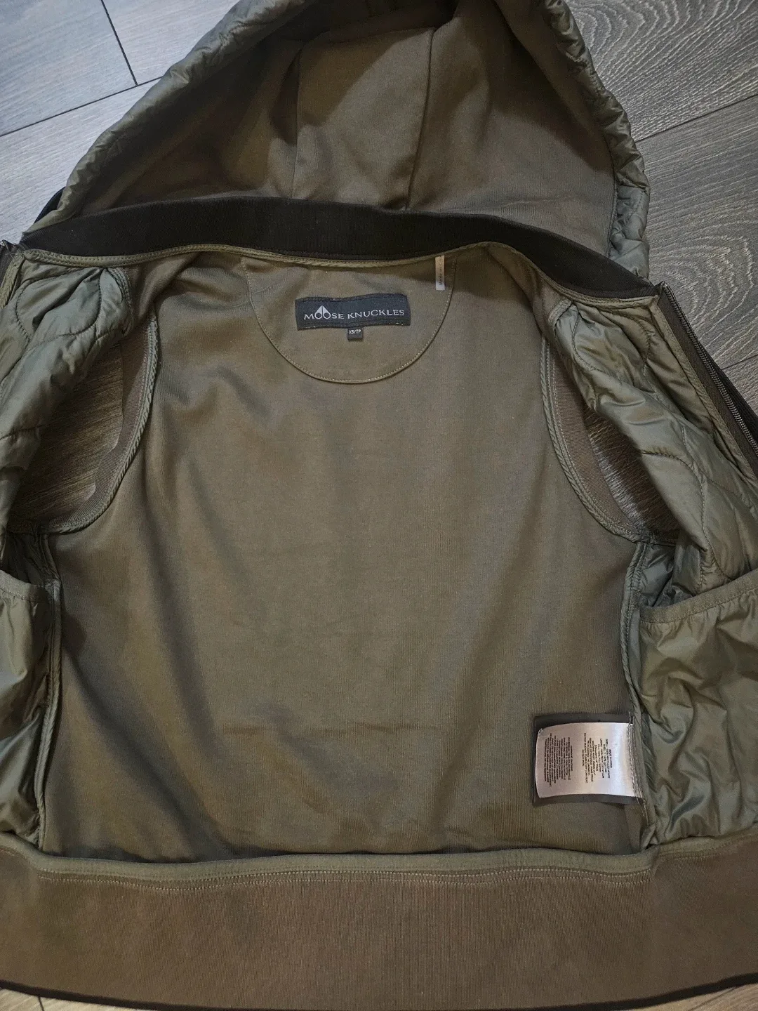 *MUST SELL BY TOMORROW* Ladies Moose Knuckles Quilted Vest image indicator(2)