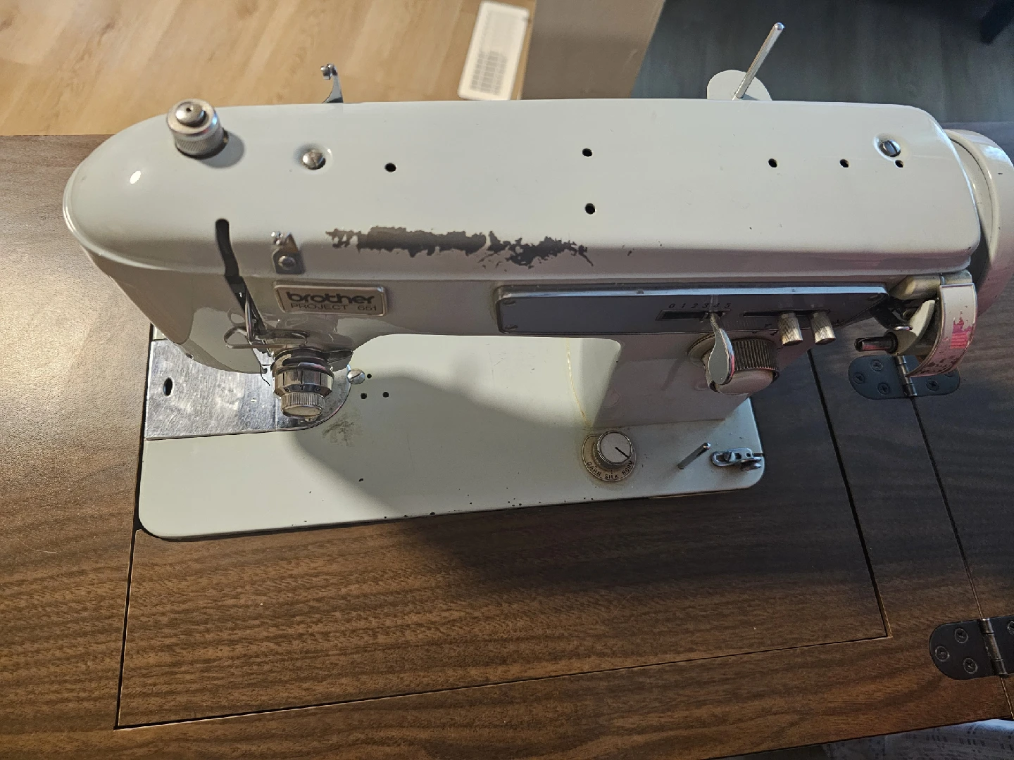 Brother Project 551 Sewing Machine with Cabinet - photo 3