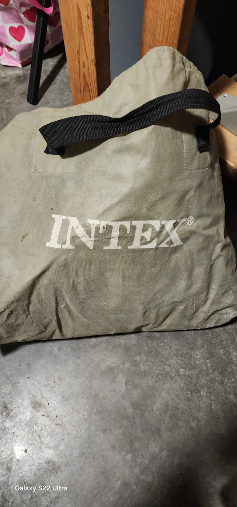 Intex Inflatable Mattress - photo 3