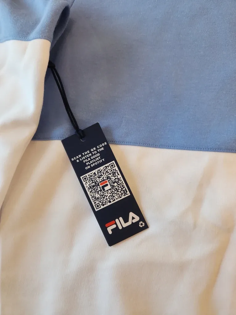 Fila Hoodie unisex. Men's size Small. Women's size Large . image indicator(3)