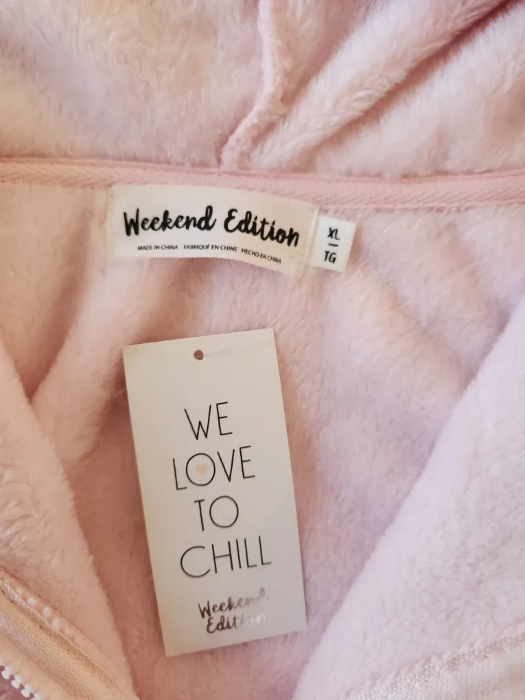 Weekend Edition Pink Fuzzy Hoodie - Size XL image indicator(3)