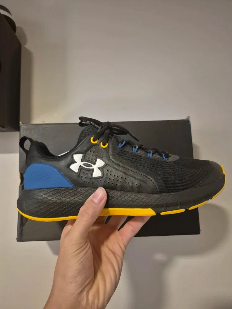 UA CHARGED ESCAPE 3 BL image indicator(2)