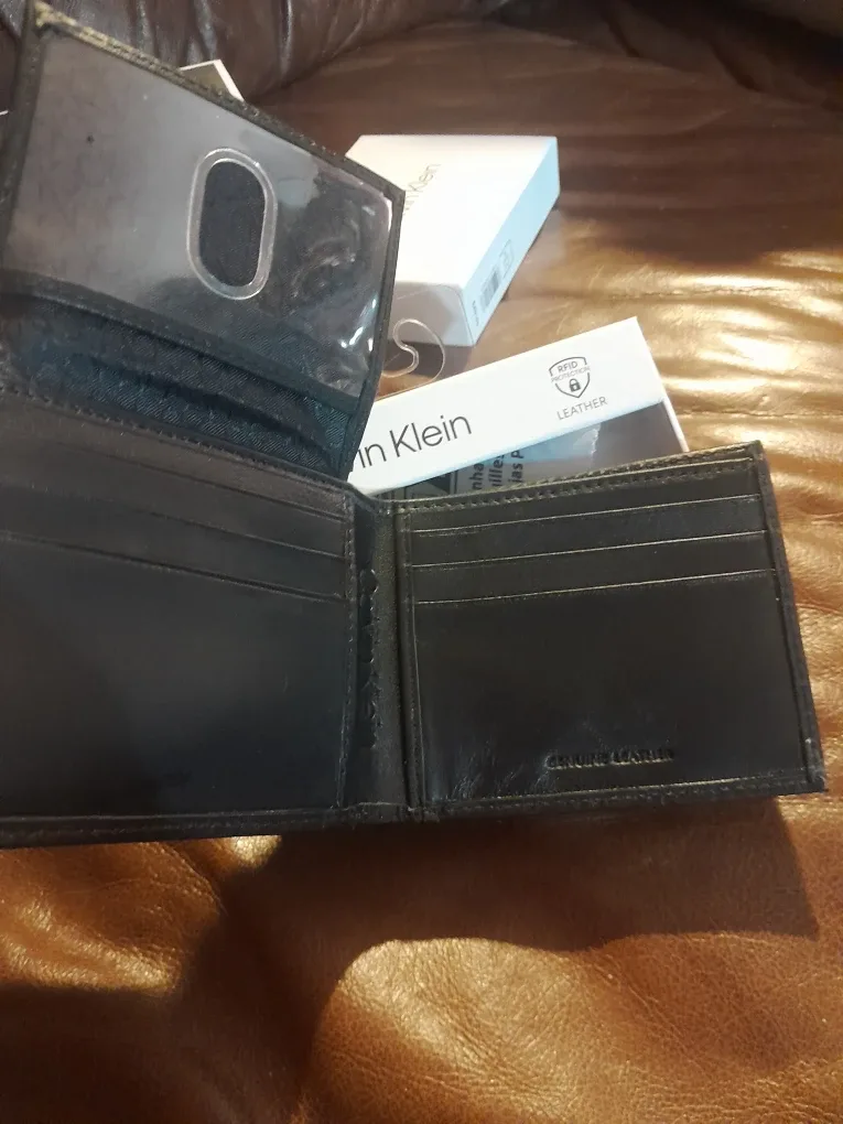 Calvin Klein Black Leather Wallet - New in Box! image indicator(2)