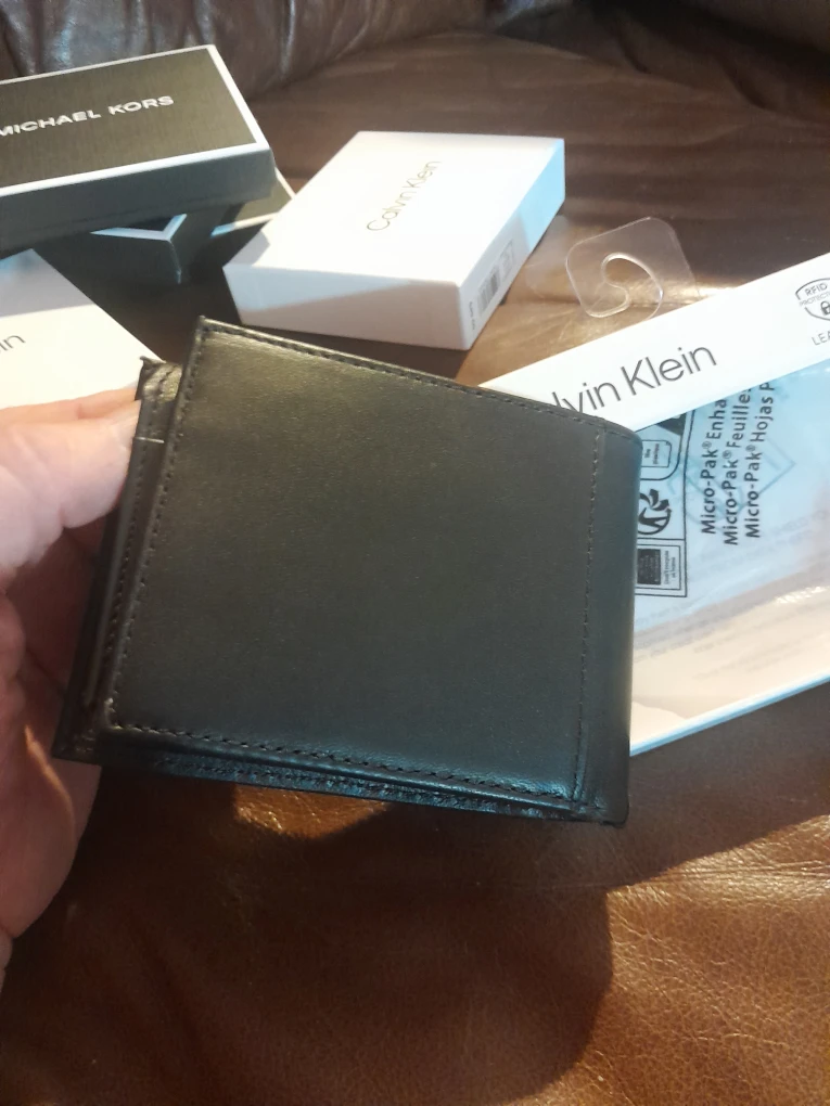 Calvin Klein Black Leather Wallet - New in Box! - photo 4