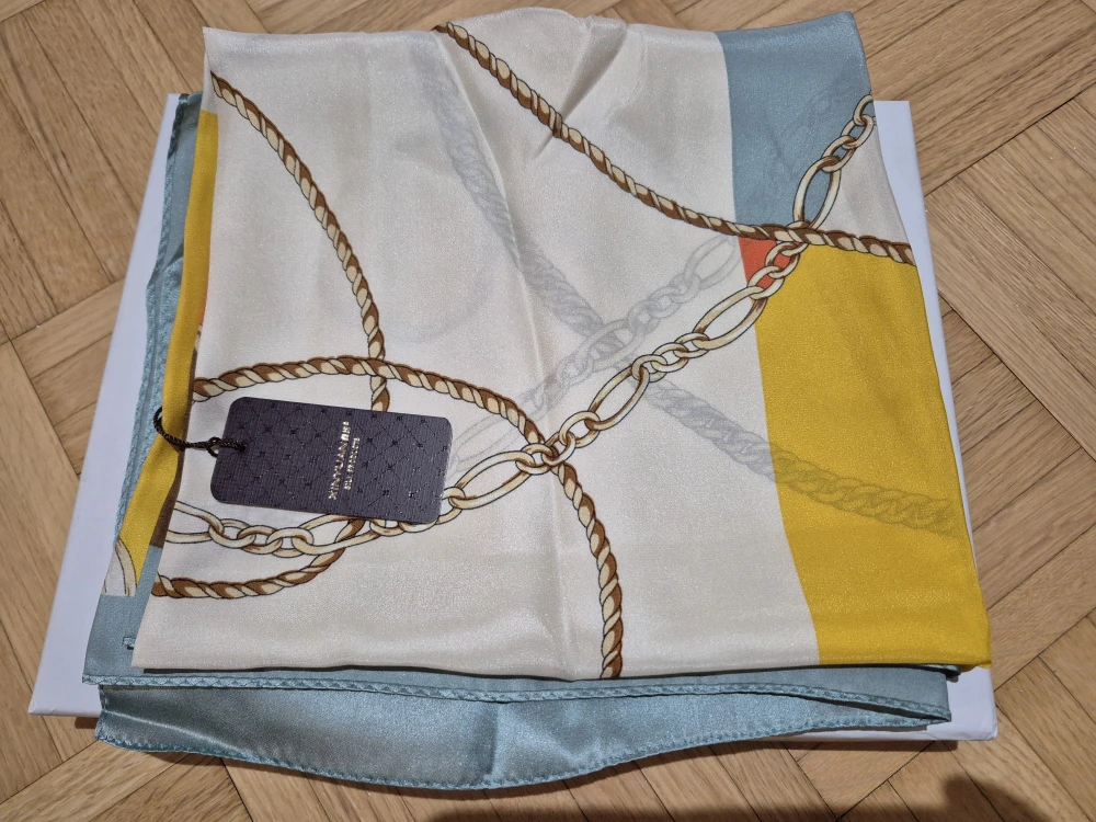 Xinyuan Silk Scarf - New with Tag - photo 3