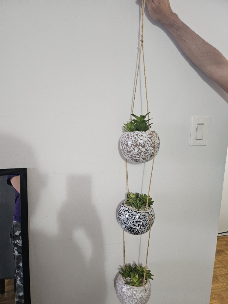 Beautiful Hanging Planter with 3 Pots(succulents). - photo 4