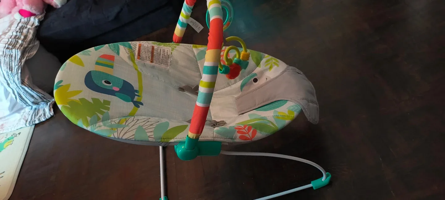 Infantino Toucan Vibes Vibrating Bouncer image indicator(2)