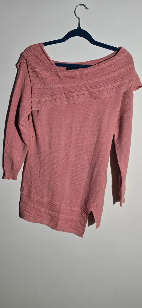 Le Chateau Pink Sweater - Size M