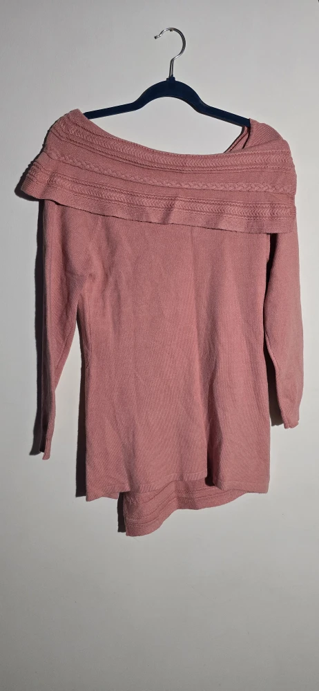 Le Chateau Pink Sweater - Size M - photo 2