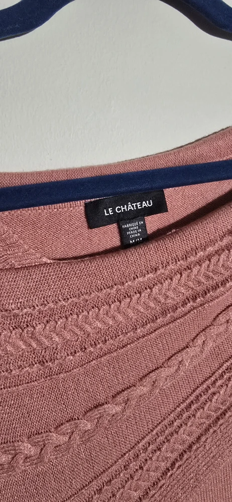 Le Chateau Pink Sweater - Size M - photo 3