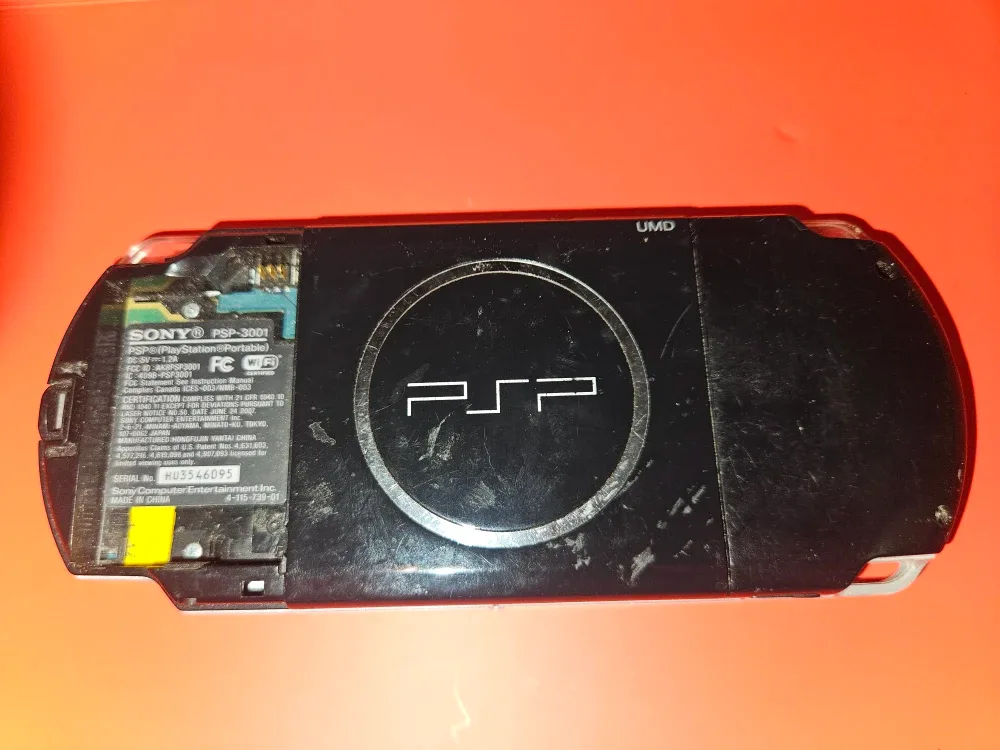 Sony PSP-3001 handheld console image indicator(2)