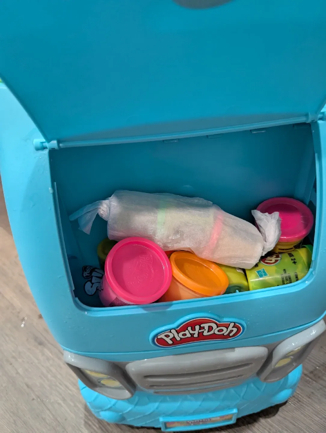 Play-Doh Ice Cream Cart image indicator(5)