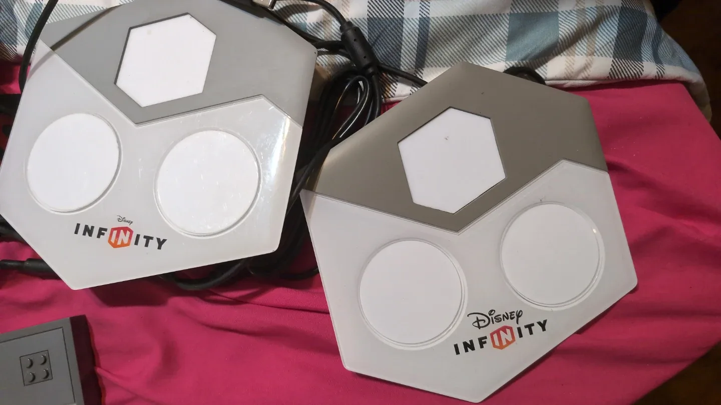 Disney Infinity Wii U Game Lot image indicator(2)