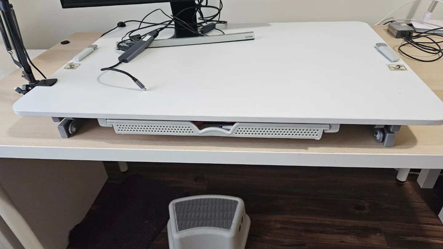 Desk + Adjustable Height Riser image indicator(8)