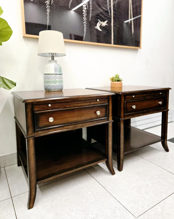 Pair Of Solid Walnut Nightstands With Single Drawer - photo 2