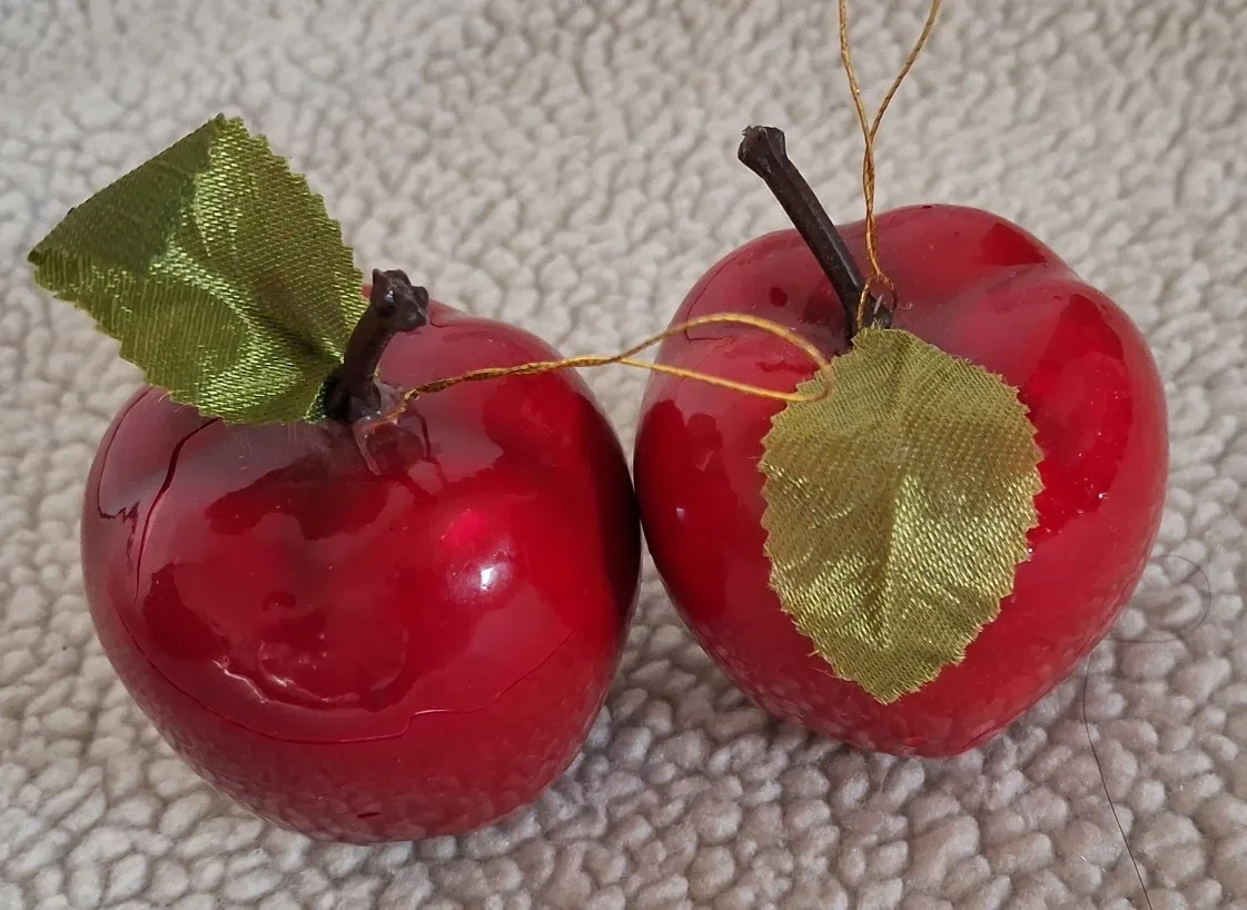 Apple Christmas Tree Ornaments image indicator(3)