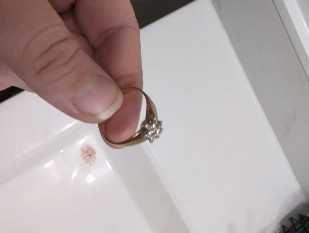 Gold Ring with Diamond Cluster