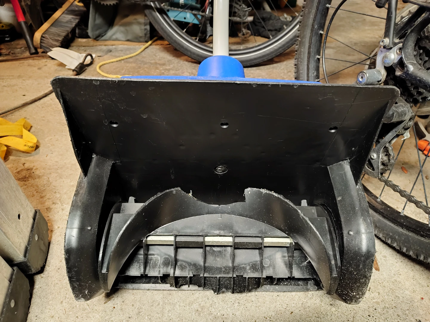 Snow Jo hybrid electric snow shovel - photo 2