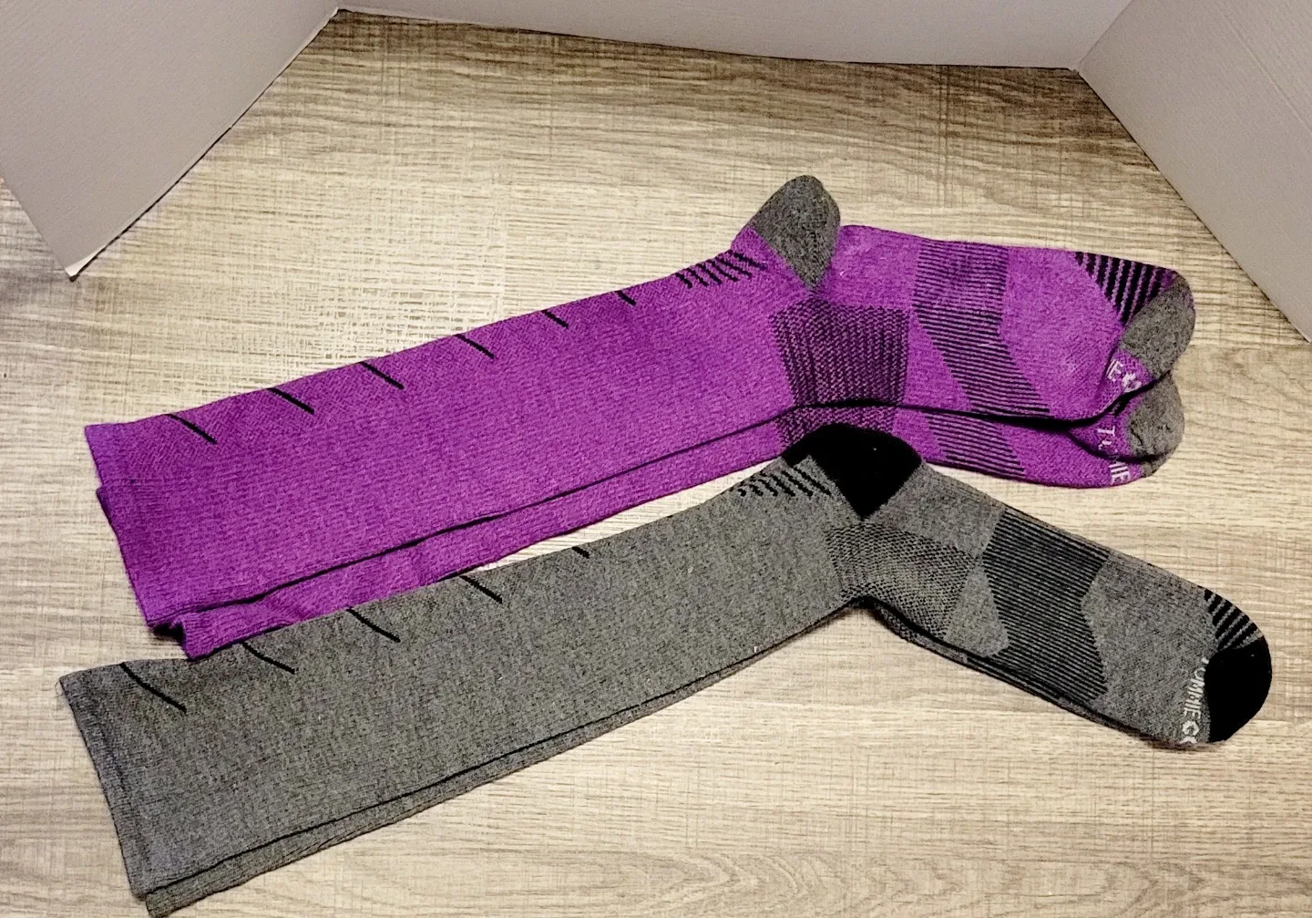 Copper Fit Compression Socks (Purple & Gray) image indicator(3)