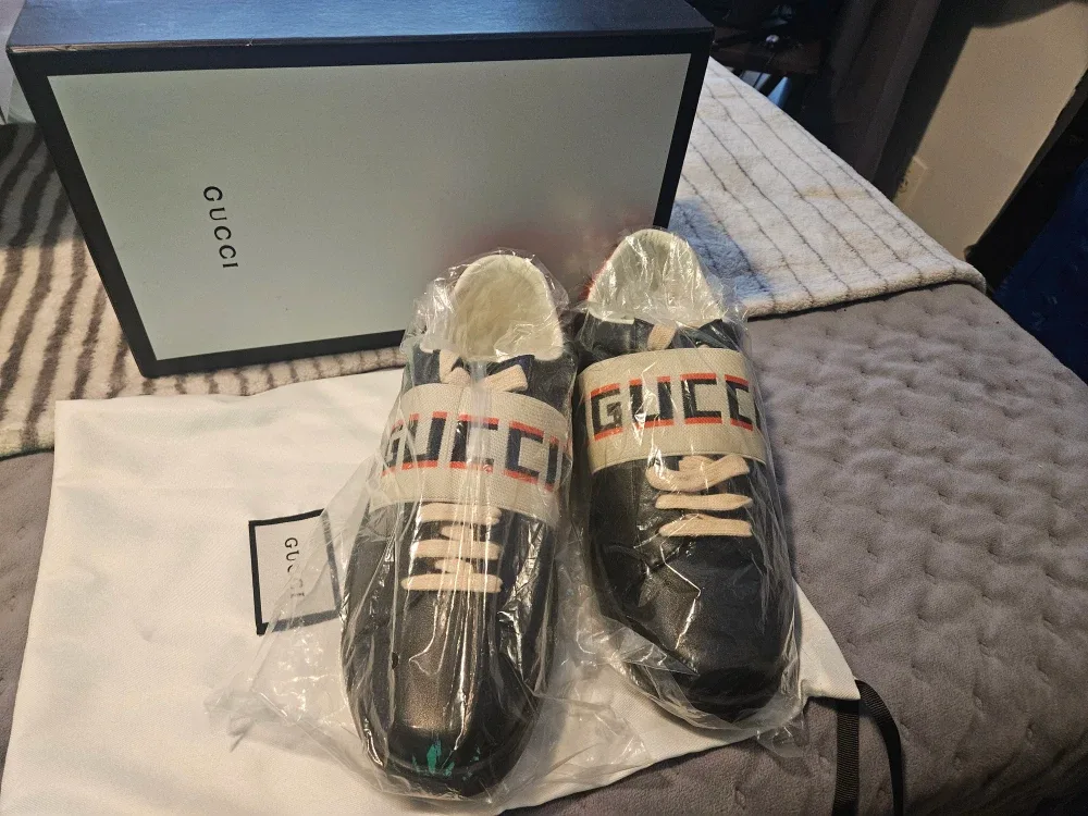 Gucci Black Leather Sneakers with Logo Strap