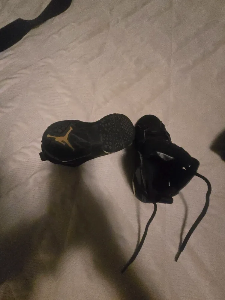 Jordan True Flight Size 11C Black/Gold