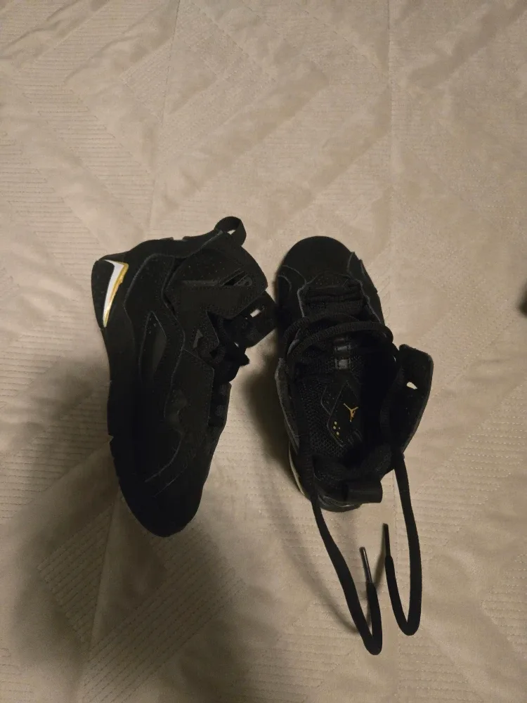 Jordan True Flight Size 11C Black/Gold image indicator(3)