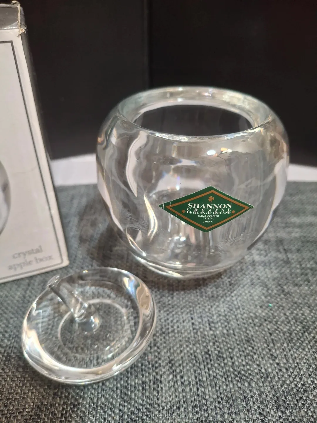 Shannon Crystal Apple Box image indicator(2)