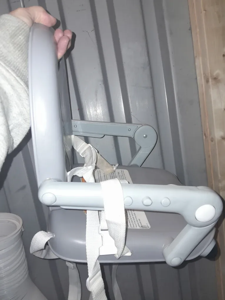 Chicco Grey Booster Seat image indicator(2)