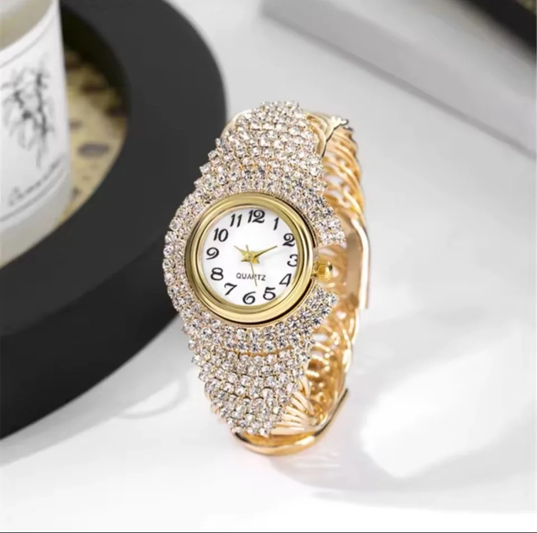 Gold Rhinestone Quartz Watch image indicator(3)